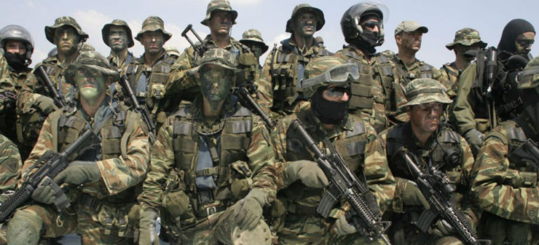 Στρατός: Επανέρχεται η 12μηνη θητεία, αναμονή για την υποχρεωτική στράτευση στα 18