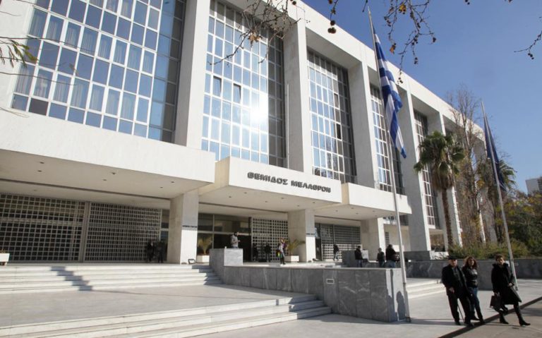 Άρειος Πάγος προς πρωτοδικεία: Υποχρεωτικές βάρδιες για αυτόφωρα τα Σαββατοκύριακα και τις αργίες