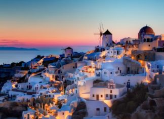 Επιχείρηση «Κρουαζιέρα θα σε πάω 2026» στη Σαντορίνη -Φοροδιαφυγή για 1 στα 2 τουριστικά σκάφη εντόπισε η ΑΑΔΕ