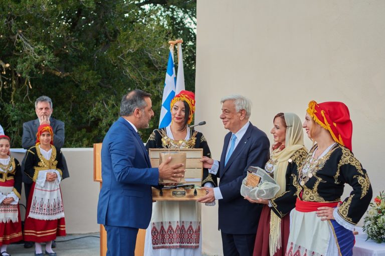 Στο λίκνο του πολιτισμού το Λασίθι, ο Πρόεδρος της Δημοκρατίας τον οποίο υποδέχτηκε ο Δήμαρχος Γιάννης Στεφανάκης