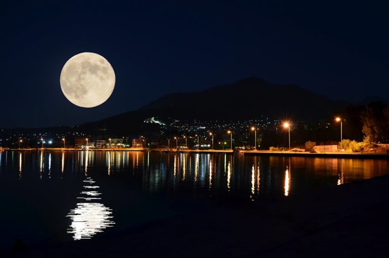 Αυγουστιάτικη πανσέληνος με εκδηλώσεις σε 115 αρχαιολογικούς χώρους και μουσεία