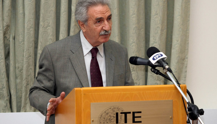 Απονομή του «Βραβείου Ηθικής Τάξεως» από τον Δήμο Ηρακλείου στον Γρηγόρη Σηφάκη, στις 10 Οκτωβρίου 2017