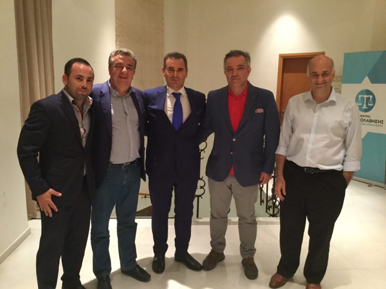 Την υλοποίηση πρωτοποριακού προγράμματος που θα εντοπίζει τους μαθητές με δυσλεξία συζήτησαν ο Περιφερειάρχης Στ. Αρναουτάκης με τον καθηγητή στο Πανεπιστήμιο Χάρβαρντ Στ. Σμυρνάκη
