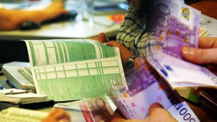 Οι πολίτες δεν πληρώνουν φόρους και το κράτος καθημερινά κάνει 700 κατασχέσεις