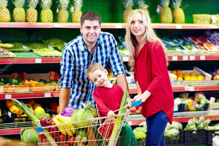 Οι Ελληνες καταναλωτές ξοδεύουν 40% λιγότερο από τα νοικοκυριά στην Ευρωζώνη -Χάθηκαν 36 δισ. σε 7 χρόνια