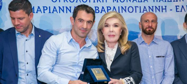 Ο Σύλλογος «ΟΡΑΜΑ ΕΛΠΙΔΑΣ» τίμησε την «Εθνική Ελλάδος 2004» για τη πολύτιμη συμβολή τους στην εκστρατεία του
