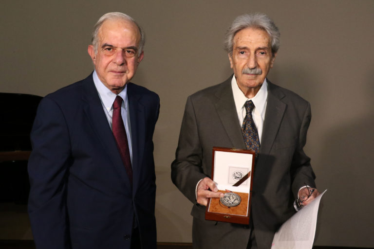 Απονομή «Βραβείου Ηθικής Τάξεως» του Δήμου Ηρακλείου στον καθηγητή Πανεπιστημίου Γρηγόρη Σηφάκη