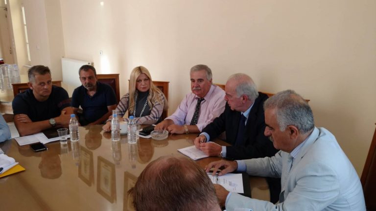 Σύσκεψη για θέματα αδειοδότησης καταστημάτων υγειονομικού ενδιαφέροντος και άδειας χρήσης κοινόχρηστου χώρου