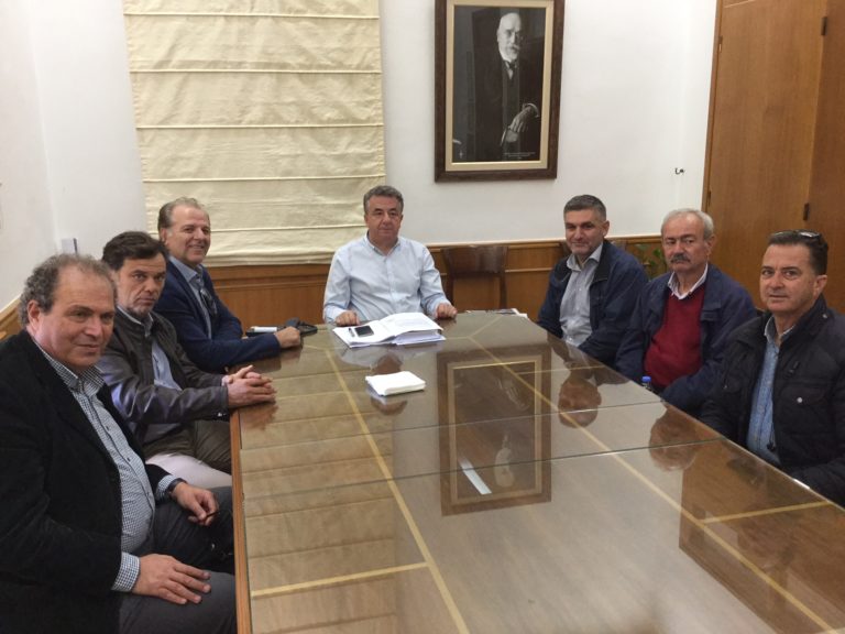 Συνάντηση Περιφερειάρχη με εκπροσώπους σωματείων ιατρικών επισκεπτών και περιοδευόντων πωλητών για την κατάργηση του άρθρου 99 του νόμου 4446/2016