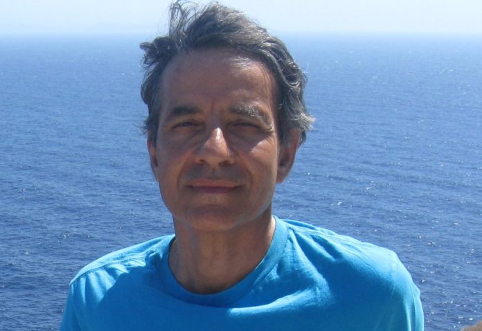 Η απορρύθμιση της εφημεριακής λειτουργίας του ΕΣΥ φέρει ονοματεπώνυμο: “Υπουργείο Υγείας”-γράφει ο Χάρης Λυδάκης