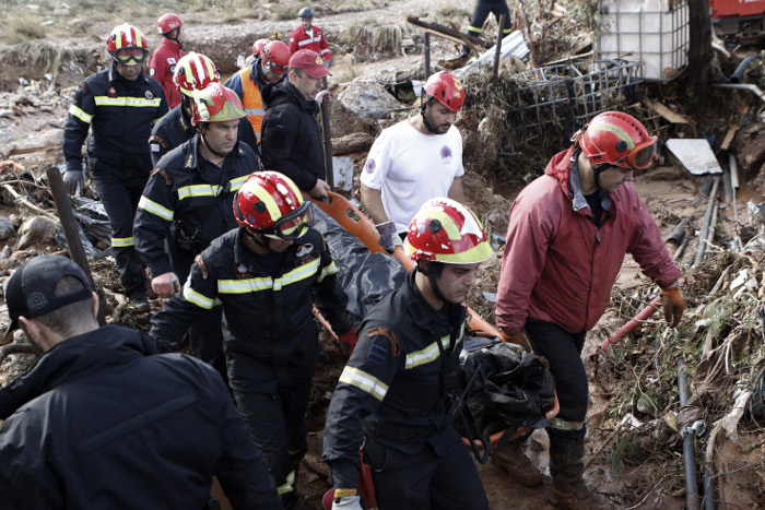 Δυτ. Αττική: Βρήκαν έναν ακόμη νεκρό -20 τα θύματα της πλημμύρας