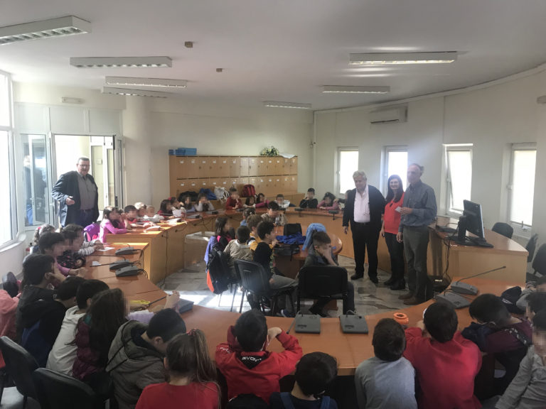 Μαθητές από το δημοτικό σχολείο της Αγίας Μαρίνας στην Αρχαιολογική Συλλογή Μαλεβιζίου