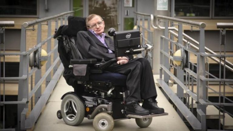 Οι συμβουλές του Stephen Hawking σε όσους παλεύουν με την κατάθλιψη