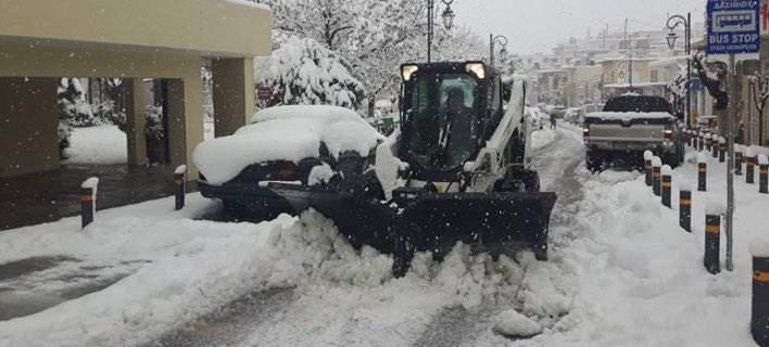 Στα λευκά η Κρήτη -Χιόνι ενός μέτρου στα Ανώγεια