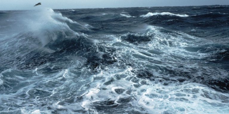 Σε ισχύ το απαγορευτικό απόπλου από Πειραιά, Ραφήνα και Λαύριο -Μέχρι 10 μποφόρ στο Αιγαίο