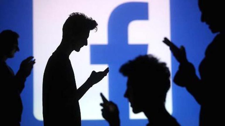 Το Facebook χάνει το νεανικό κοινό. Ποιο κοινωνικό δίκτυο τους κερδίζει;