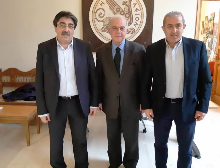 Συνάντηση Δημάρχου Ηρακλείου Βασίλη Λαμπρινού με Διοικητή Υ.Π.Α. για την αναβάθμιση του αεροδρομίου «Νίκος Καζαντζάκης»