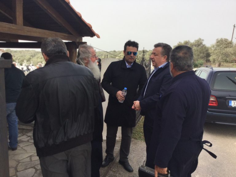 «Ύστατο Χαίρε» στο Νίκο Γρυλλάκη στον Αλίκαμπο Χανίων