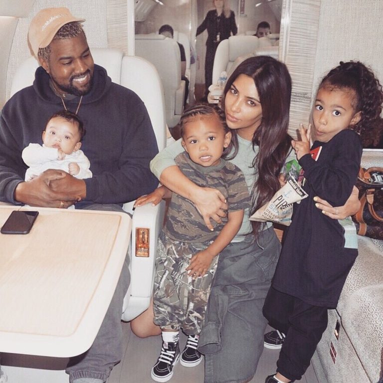 Kim Kardashian-West: Η νέα της οικογενειακή φωτογραφία είναι υπέροχη & κάνει τον γύρο του διαδικτύου