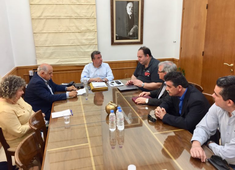 Ενημέρωσαν τον Περιφερειάρχη για τη συγκέντρωση με στόχο τη στελέχωση του Νοσοκομείου Αγίου Νικολάου