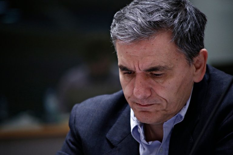 Η ΕΡΤ επιτέθηκε στον Τσακαλώτο επειδή δεν βλέπει «καθαρή έξοδο» -Αντιδρούν οι 53