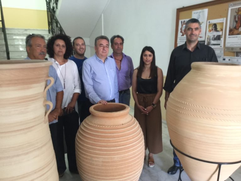 Η αγγειοπλαστική τέχνη των σύγχρονων Μινωιτών του Θραψανού στην Περιφέρεια Κρήτης