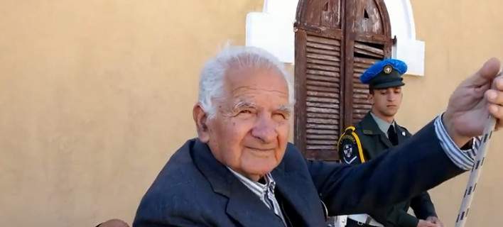 Σύμη: Συνάντηση Παυλόπουλου με 93χρονο που πολέμησε τους Γερμανούς το 1945