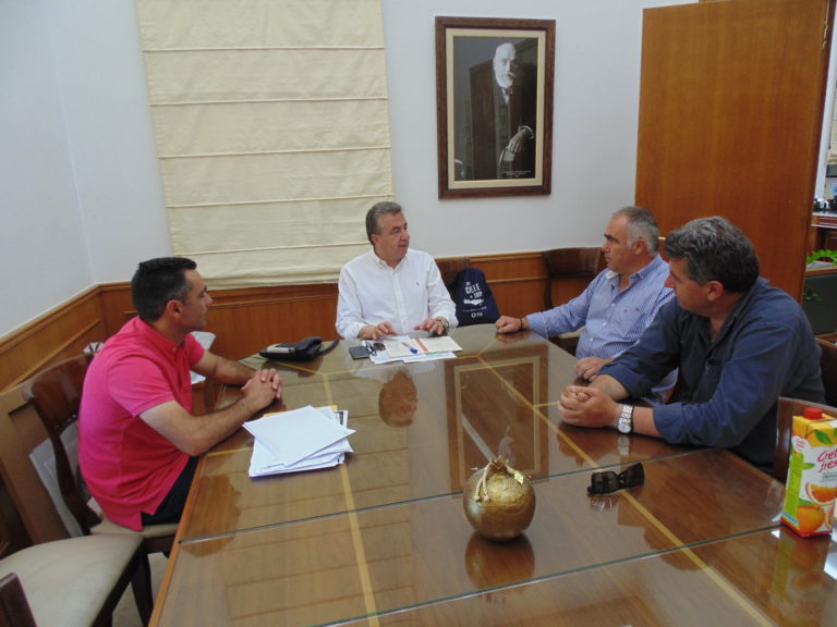 Συνάντηση Περιφερειάρχη με διοίκηση Σωματείου Ξενοδοχοϋπαλλήλων ν. Ηρακλείου