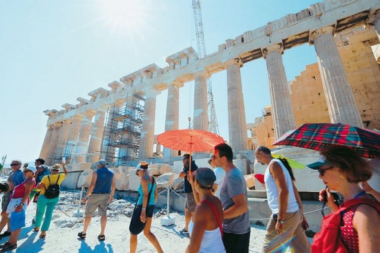 Ρεκόρ αφίξεων περιμένει φέτος το υπ. Τουρισμού -Πάνω από 32 εκατ. επισκέπτες