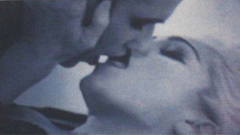 Καταγγελία 53χρονης καλλονής: Η Madonna με πολιορκούσε ερωτικά σαν… μανιακή επί δύο χρόνια