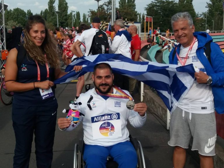 Ο Ασημένιος Πρωταθλητής o Μανώλης Στεφανουδάκης με βολή στα 28,10 μ στο βερολίνο