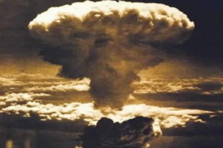 Σαν σήμερα τo 1945 η πρώτη ατομική βόμβα πέφτει στην Χιροσίμα