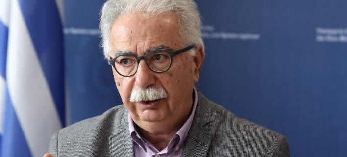 Γαβρόγλου: Φασίστες της ΧΑ καλούν σε κινητοποιήσεις τους μαθητές -Με SMS και ανθρώπους έξω από σχολεία