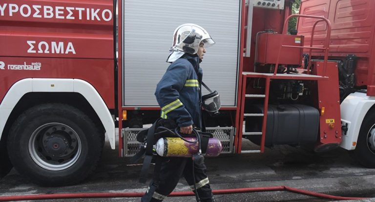 Η Πυροσβεστική διαψεύδει ότι έγιναν ΕΔΕ κατά πυροσβεστών για αναρτήσεις κατά Καμμένου
