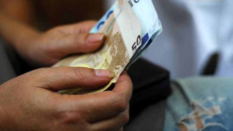 Επίδομα μέχρι 600 ευρώ το χρόνο: Ξεκίνησαν οι αιτήσεις – Ποιες οικογένειες το δικαιούνται