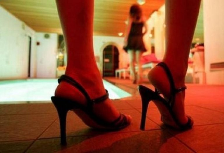 Η κρίση χτύπησε και τους οίκους ανοχής στην Ελλάδα -«Δεν έχουν λεφτά οι Ελληνες»