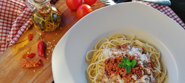 Ξέφυγε μια Ιταλίδα vegan -Απείλησε ότι θα σκοτώσει τη μητέρα της γιατί έφτιαξε μακαρόνια με κιμά