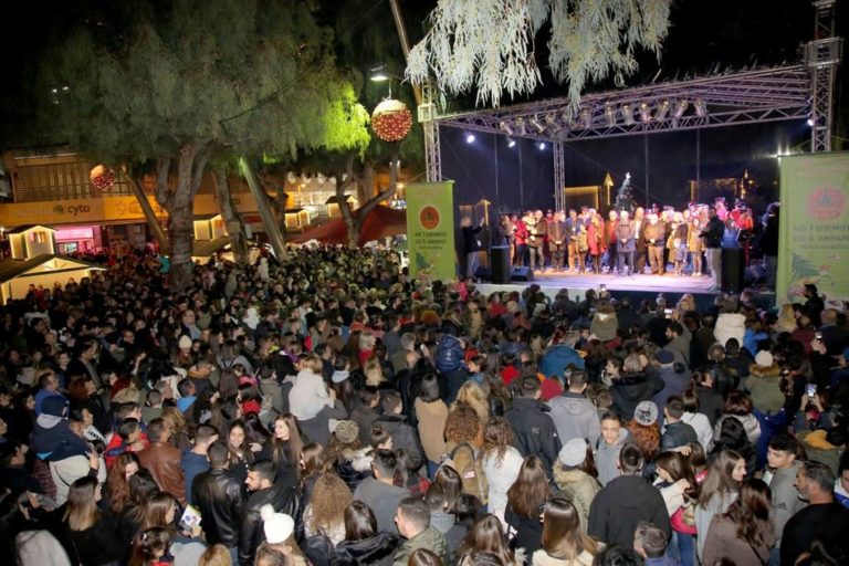 Φωτογραφίες από τη φωταγώγηση του Χριστουγεννιάτικου Κάστρου στα πλαίσια των εορταστικών εκδηλώσεων του Δήμου Ηρακλείου