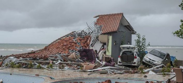 Ινδονησία: Στους 281 οι νεκροί – Υπάρχουν φόβοι για νέο τσουνάμι