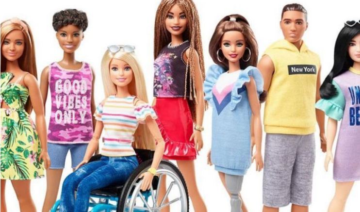Η νέα Barbie κάθεται σε αμαξίδιο για ΑμεΑ ή έχει προσθετικό μέλος