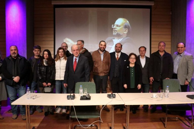 Ο Δήμαρχος Ηρακλείου Βασίλης Λαμπρινός  παρουσίασε τον καλλιτεχνικό διευθυντή του Πολιτιστικού και Συνεδριακού Κέντρου Μύρωνα Μιχαηλίδη – Μύρων Μιχαηλίδης: «Είμαι βέβαιος ότι θα πετύχουμε» – Δήμαρχος Ηρακλείου: «Στην πολιτιστική αναγέννηση του Ηρακλείου πρωταγωνιστούν οι δικοί του άνθρωποι»