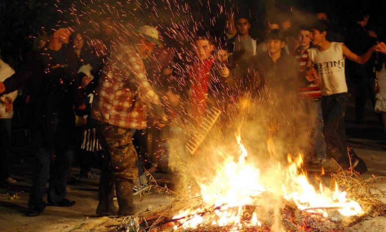 Τσικνοπέμπτη: Γιατί ψήνουμε σήμερα – Ήθη και έθιμα στην Ελλάδα