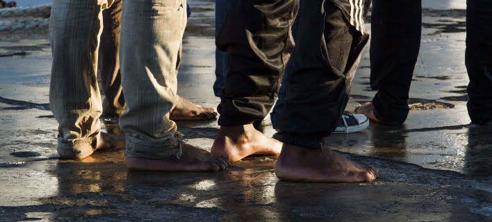 Φρίκη στους προσφυγικούς καταυλισμούς της Λιβύης: Βάζουν τα αγόρια να βιάζουν τις αδελφές τους