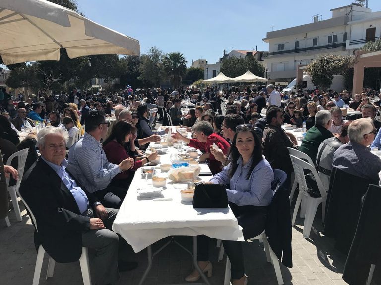 Μουσική και χορός, κατασκευές και παιχνίδια στην κεντρική πλατεία του Γαζίου – Εντυπωσίασε η λαγάνα γίγας – Κώστας Μαμουλάκης: Μια ακόμα εκδήλωση που καταφέραμε και την κάναμε θεσμό στον Δήμο μας 