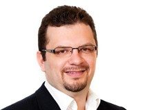 Novartis: Εκλογές με την μπάλα στην εξέδρα. Μόνο βλάβη