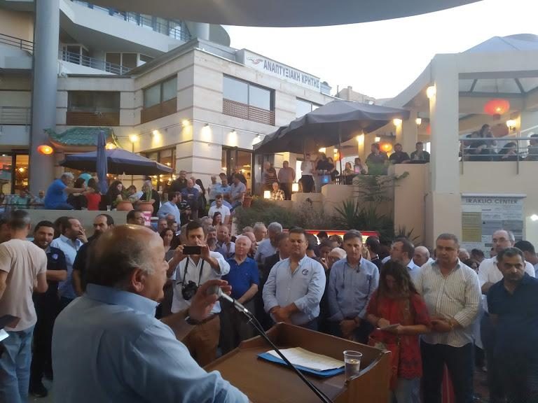 Ανδρέας Στρατάκης: Ισχυρό μήνυμα νίκης στα εγκαίνια του πολιτικού του γραφείου