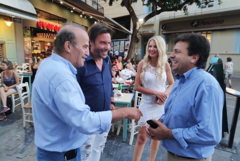 H βόλτα του Νίκου με το Στράτο και τη Σοφία στο Ηράκλειο