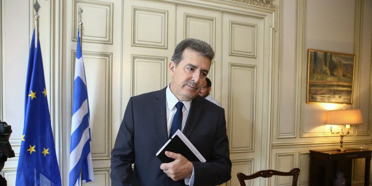 Με εντολή Χρυσοχοΐδη άλλοι 192 αστυνομικοί από τα γραφεία σε περιπολίες