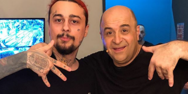 Χαμός σε παράσταση του Μάρκου Σεφερλή με τον Sin Boy -Τον έραινε με χαρτονομίσματα