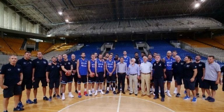 Αυγενάκης για Εθνική μπάσκετ: Να επιστρέψουν από την Κίνα όλοι υγιείς και με ένα μετάλλιο
